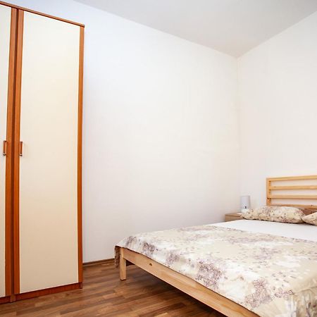 Ap Punta Next To Sandy Beach, Apartment With Garden Omiš Екстериор снимка